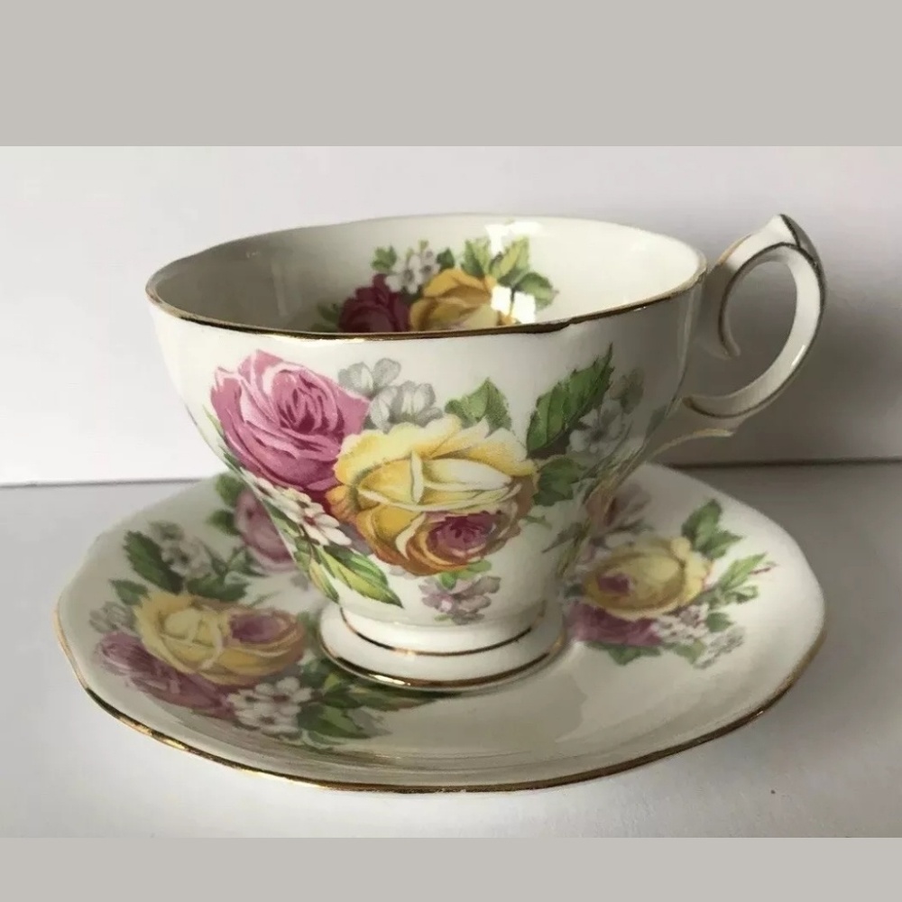 Queen Anne Manor Roses Teacup & Saucer